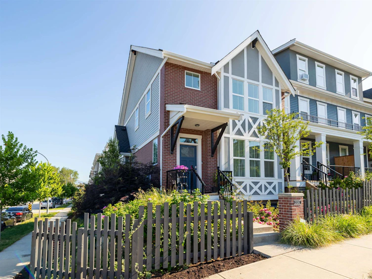 20267 82b Avenue, Langley, BC, V2Y 0Y8