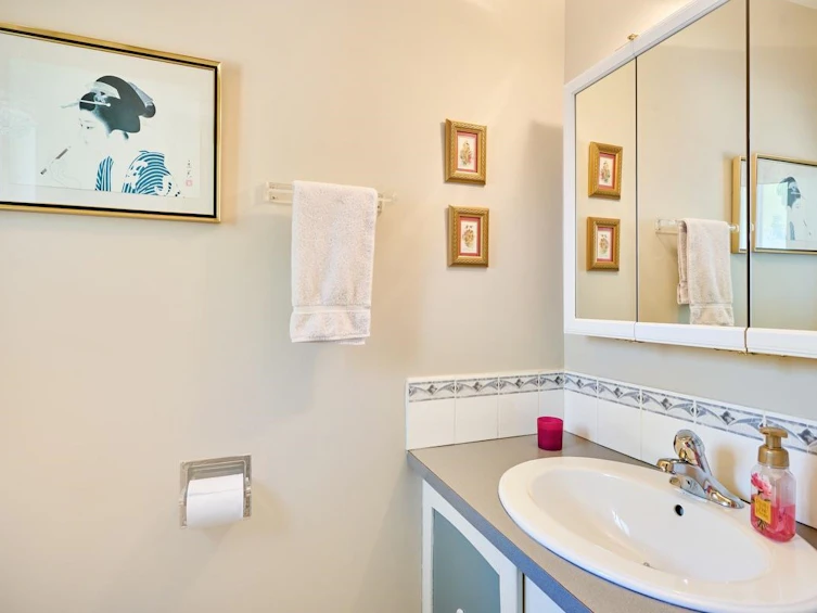 570 W 64th Avenue, Vancouver, BC, V6P 2K9 - 11