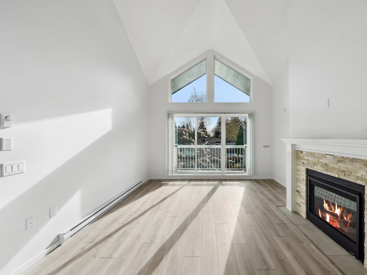 304-13911 70th, Surrey, BC, V3W 6B4 - 2