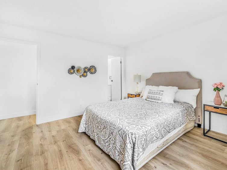 204-3970 Carrigan Court, Burnaby, BC, V3N 4S5 - 7