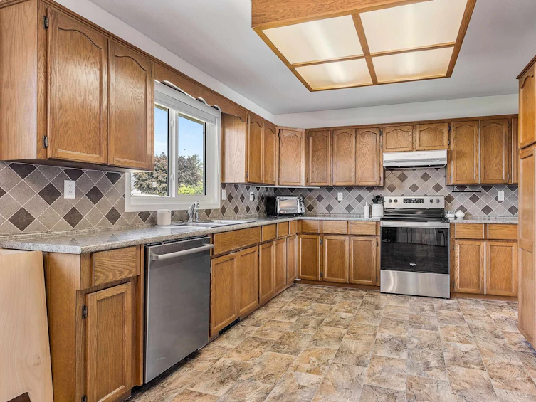 9435 James Street, Chilliwack, BC, V2P 6Y4 - 10