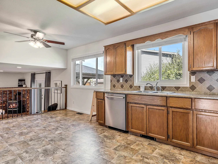 9435 James Street, Chilliwack, BC, V2P 6Y4 - 12