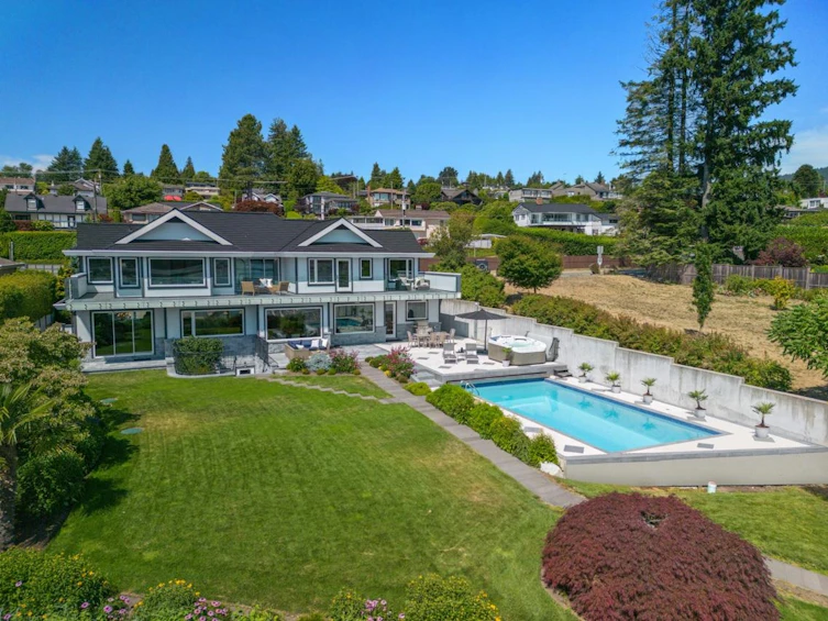 588 Lowry Lane, North Vancouver, BC, V7G 1R3 - 4