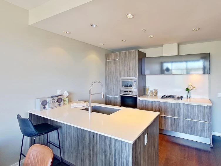 803-181 West 1st Avenue, Vancouver, BC, V5Y 0E3 - 3
