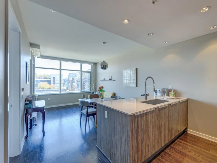 803-181 West 1st Avenue, Vancouver, BC, V5Y 0E3 - 4