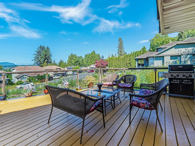 13721 114th Avenue, Surrey BC V3R 2L6