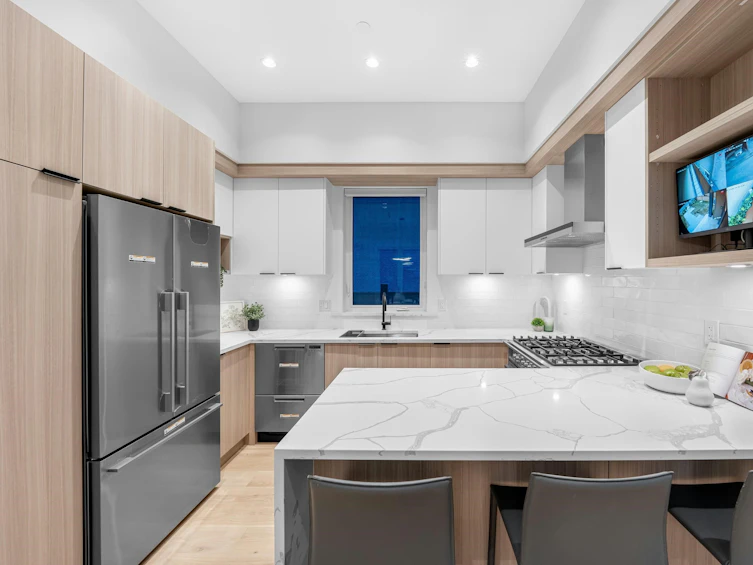 1-737 West 68th Avenue, Vancouver, BC, V6P 2T8 - 2