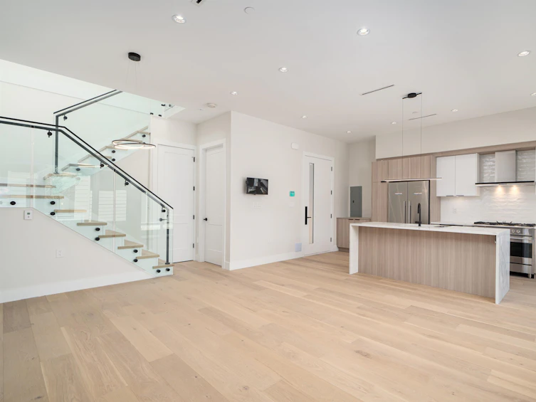 2-737 West 68th Avenue, Vancouver, BC, V6P 2T8 - 4