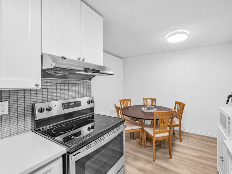 218-8651 Westminster Highway, Richmond, BC, V6X 3E3 - 8