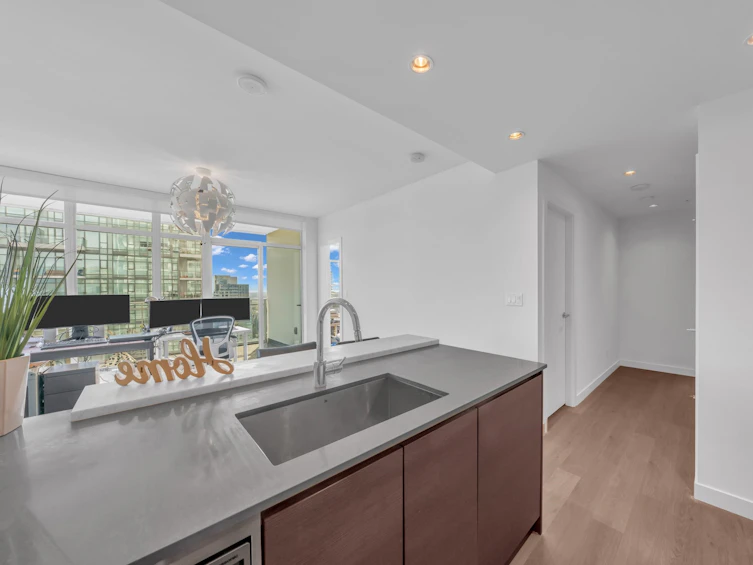 4002-4670 Assembly Way, Burnaby, BC, V5H 0H3 - 7