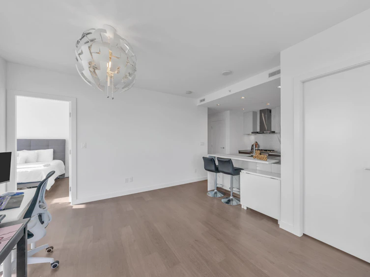 4002-4670 Assembly Way, Burnaby, BC, V5H 0H3 - 9