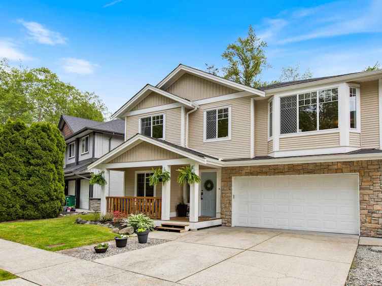 24084 109 Avenue, Maple Ridge, BC, V2W 1Z4 - 2