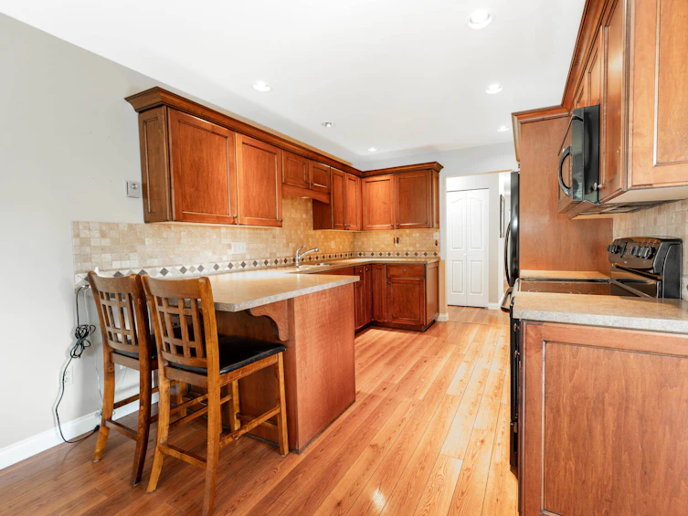 205-5363 206, Langley, BC, V3A 2C5 - 3