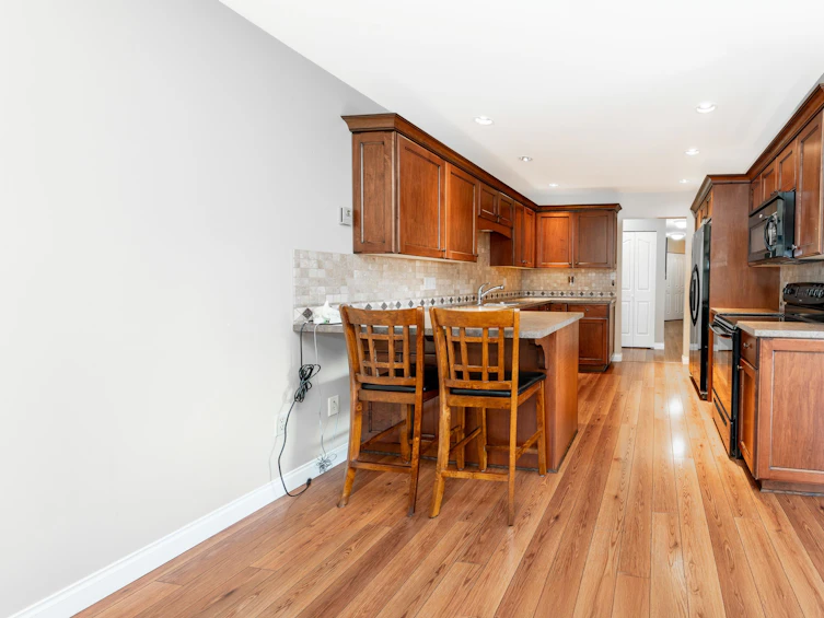 205-5363 206, Langley, BC, V3A 2C5 - 8