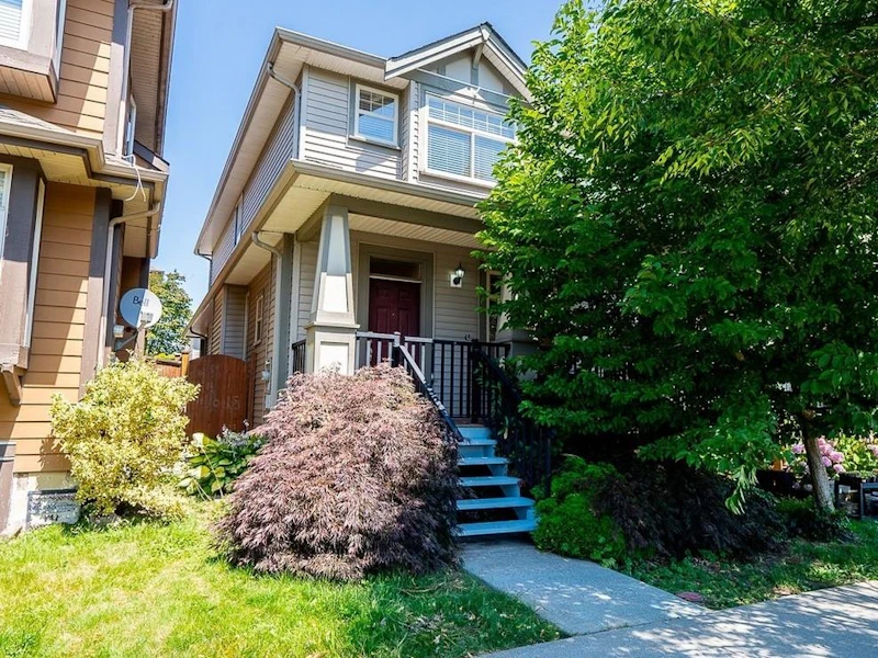 19319 67th Avenue, Surrey BC V4N 1M7