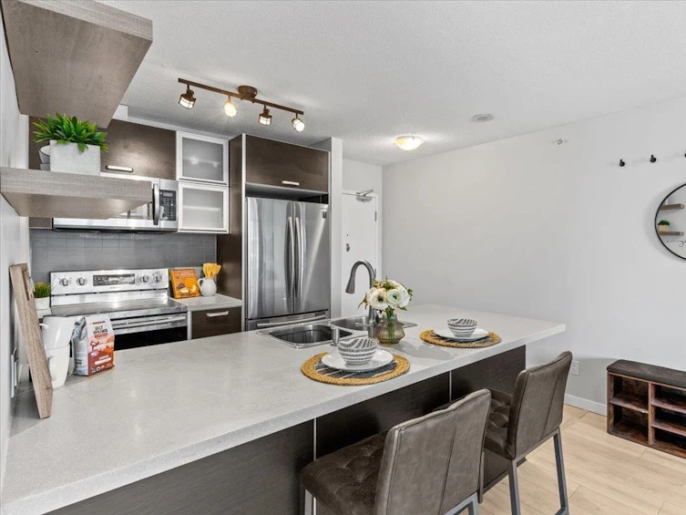 1009-13688 100, Surrey, BC, V3T 0G5 - 4