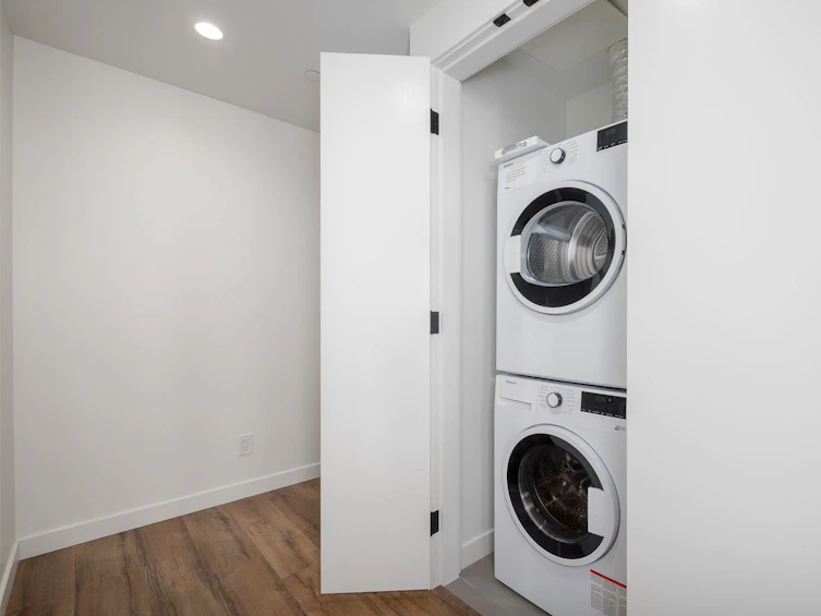 1408-10448 University, Surrey, BC, V3T 0S7 - 14