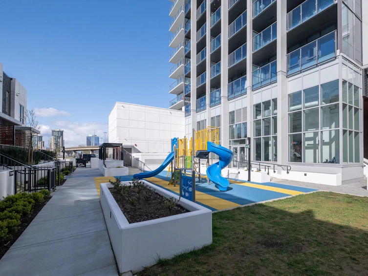 1408-10448 University, Surrey, BC, V3T 0S7 - 31