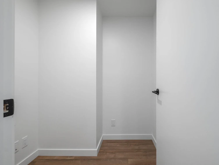 1408-10448 University, Surrey, BC, V3T 0S7 - 11