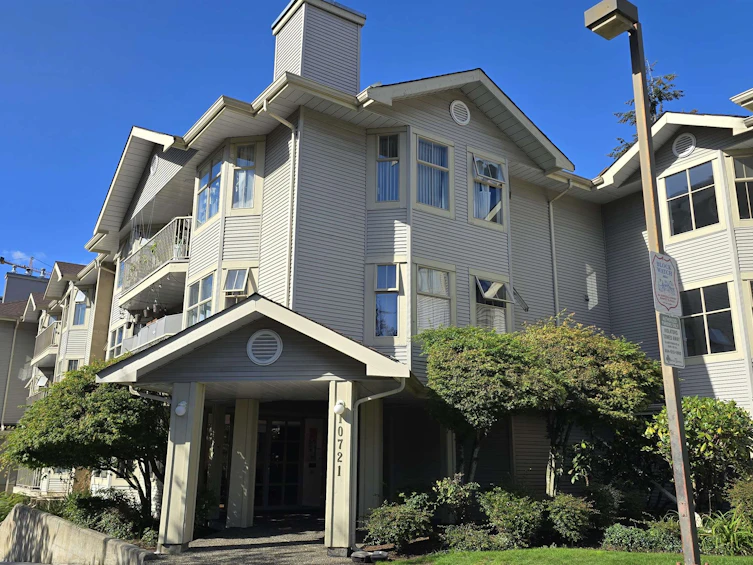204-10721 139 Street, Surrey, BC, V3T 4L8