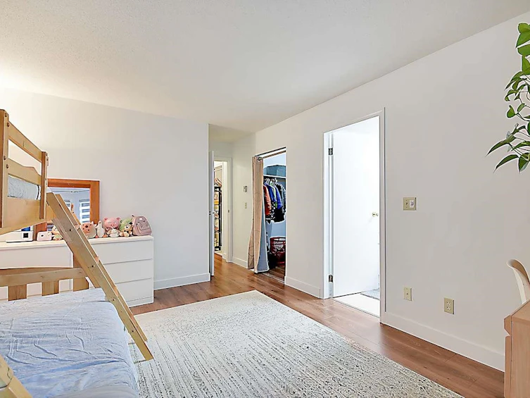 204-10721 139 Street, Surrey, BC, V3T 4L8 - 12