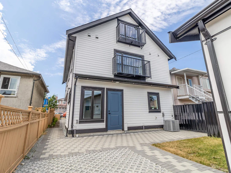 5094 Clarendon Street, Vancouver, BC, V5R 3J6