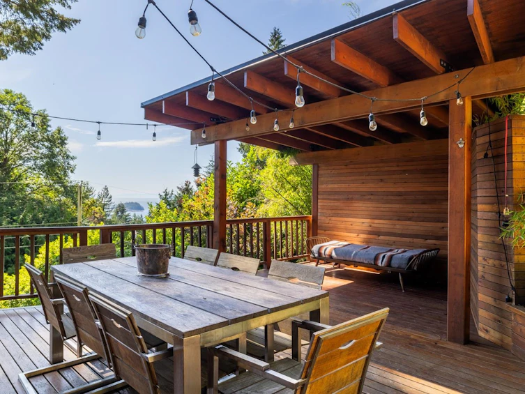 949 Windjammer Road, Bowen Island, BC, V0N 1G2
