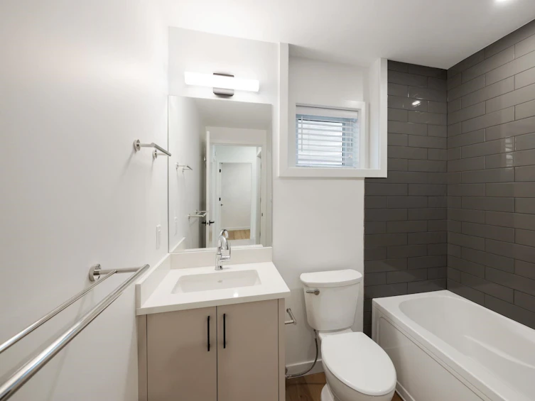 608 East 9th Street, North Vancouver, BC, V7L 2B7 - 34