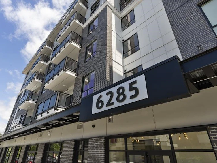 304-6285 King George Boulevard, Surrey, BC, V3X 1G1 - 2