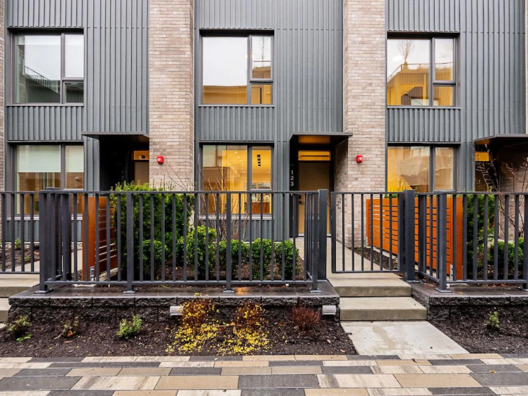 123-755 W 49th Avenue, Vancouver, BC, V5Z 2S6