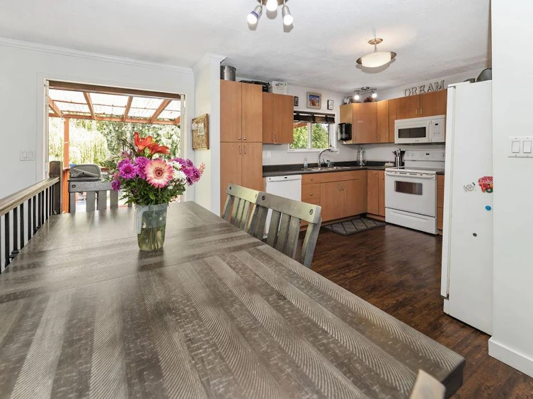 1058 Fairview Road, Gibsons, BC, V0N 1V3 - 6