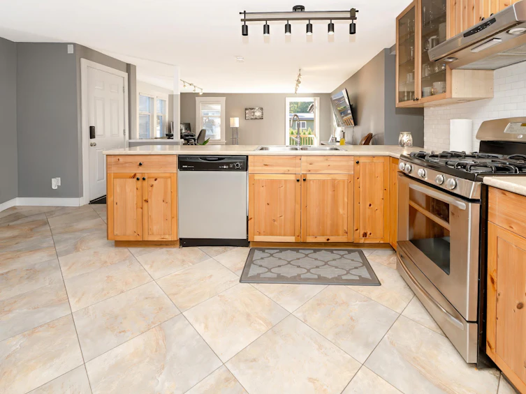 11641 212 Street, Maple Ridge, BC, V2X 4Z6 - 4