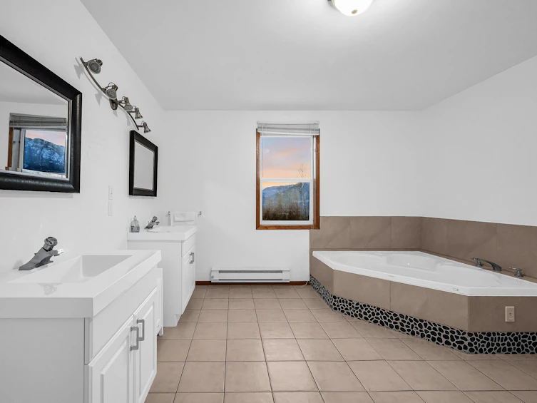 1027 Glacier View Drive, Squamish, BC, V8B 0G1 - 28