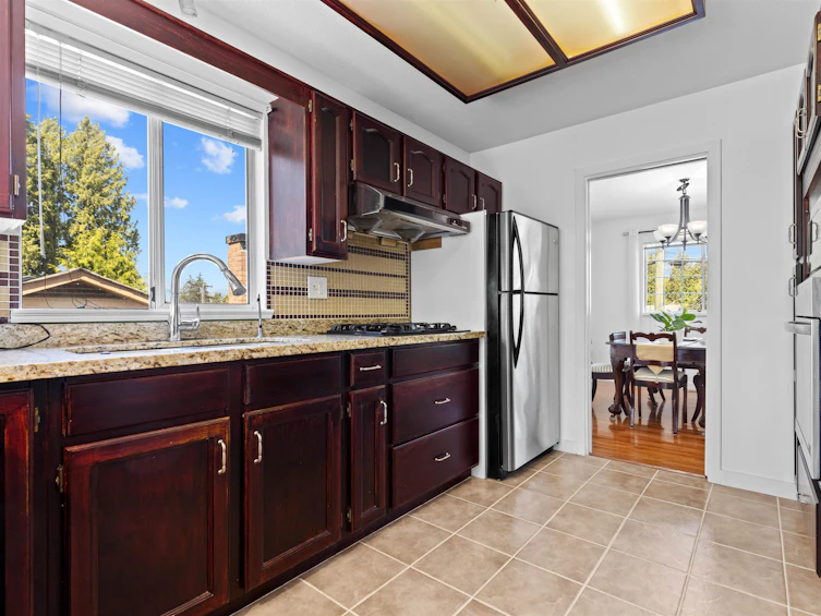 11142 90 Avenue, Delta, BC, V4C 3G9 - 10