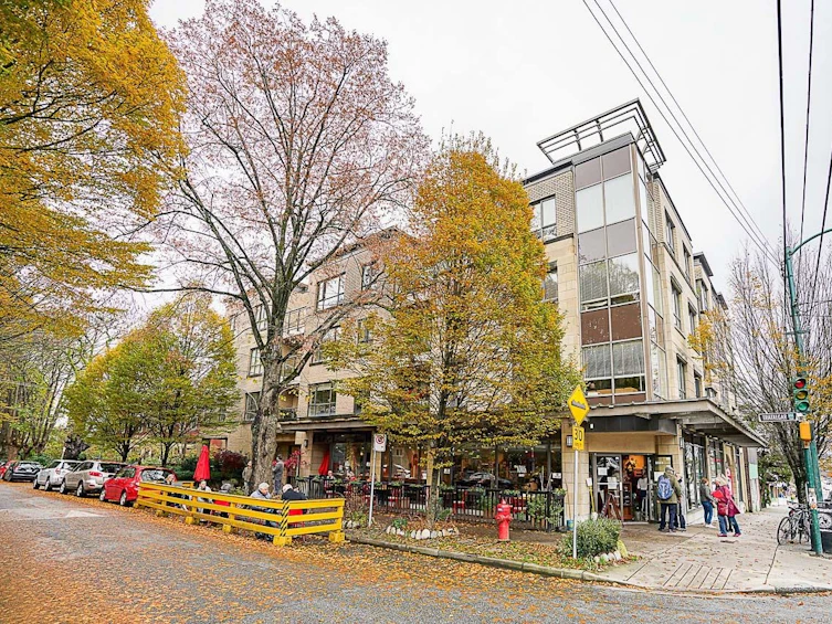 301-2015 Trafalgar Street, Vancouver, BC, V6K 1P7
