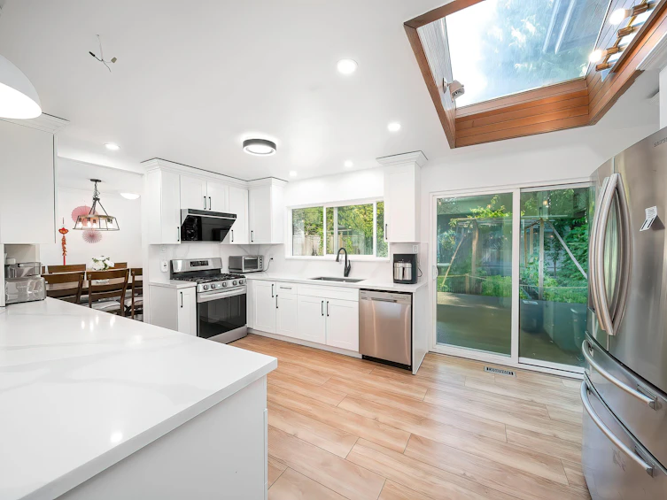 2011 Paulus Crescent, Burnaby, BC, V5A 2M2 - 11