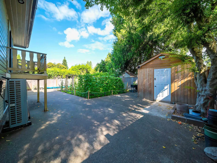 2011 Paulus Crescent, Burnaby, BC, V5A 2M2 - 25