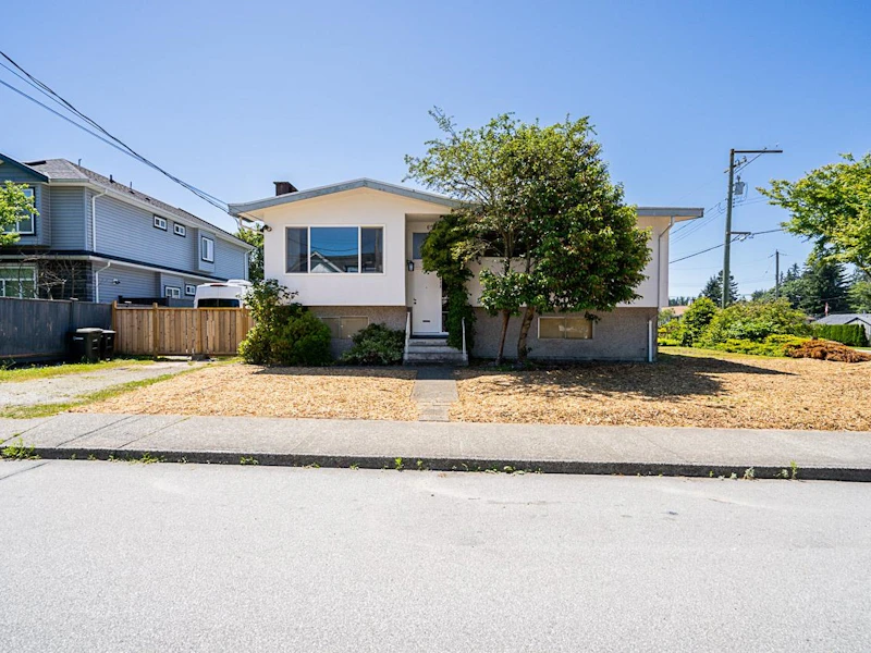 7415 2nd Street, Burnaby BC V3N 3R3