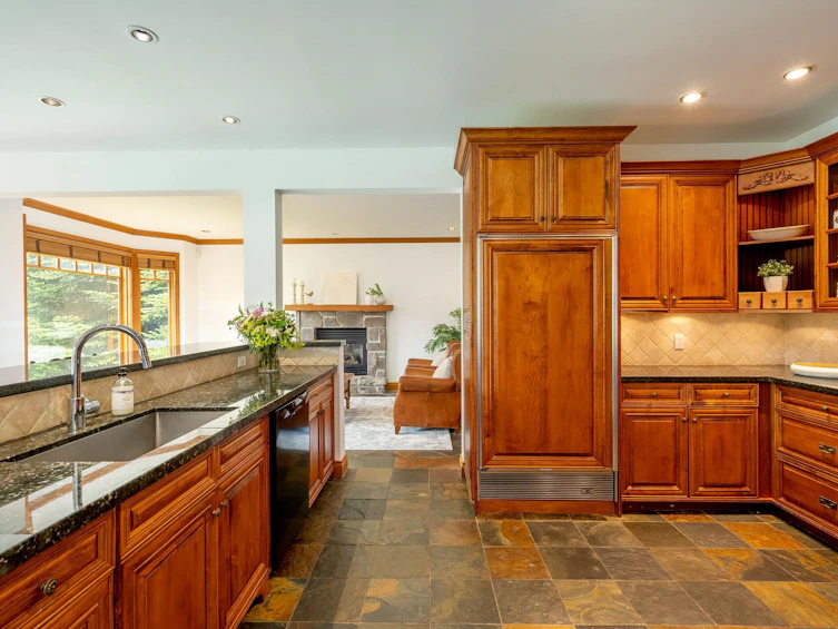 8420 Golden Bear Place, Whistler, BC, V8E 1J7 - 7
