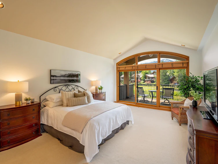 8420 Golden Bear Place, Whistler, BC, V8E 1J7 - 15