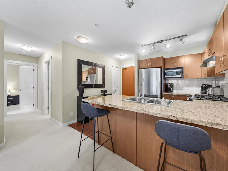 304-3097 Lincoln Avenue, Coquitlam, BC, V3B 0E3 - 6