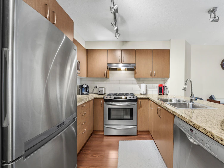 304-3097 Lincoln Avenue, Coquitlam, BC, V3B 0E3 - 9