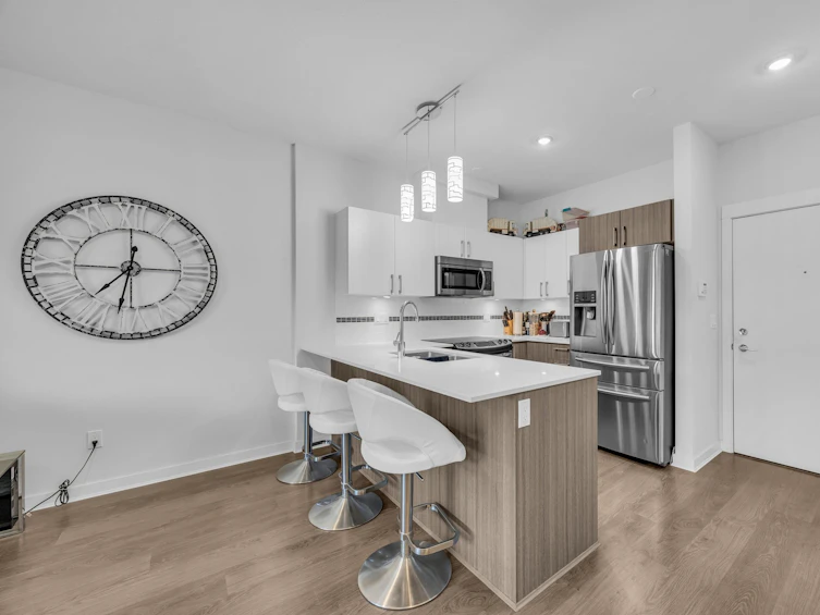 405-8733 160, Surrey, BC, V4N 6P9 - 3