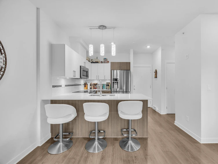 405-8733 160, Surrey, BC, V4N 6P9 - 5