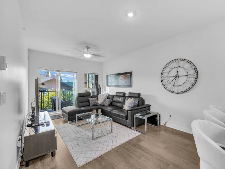 405-8733 160, Surrey, BC, V4N 6P9 - 6