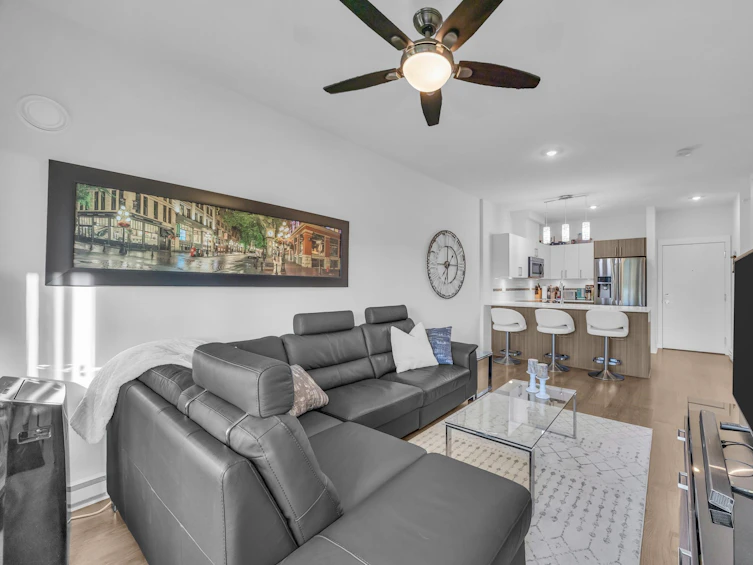 405-8733 160, Surrey, BC, V4N 6P9 - 9