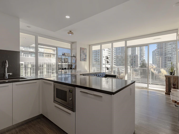 403-6288 Cassie Avenue, Burnaby, BC, V5H 0H7 - 2