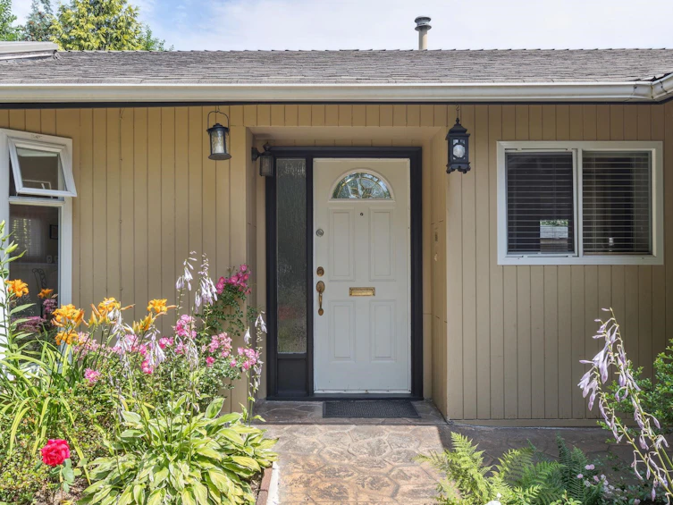 2166 Mountain Highway, North Vancouver, BC, V7J 2M9 - 2