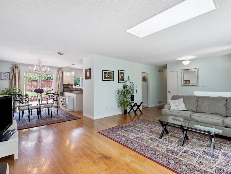 2166 Mountain Highway, North Vancouver, BC, V7J 2M9 - 6