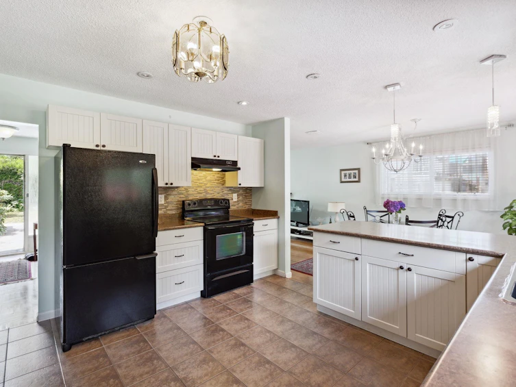 2166 Mountain Highway, North Vancouver, BC, V7J 2M9 - 12